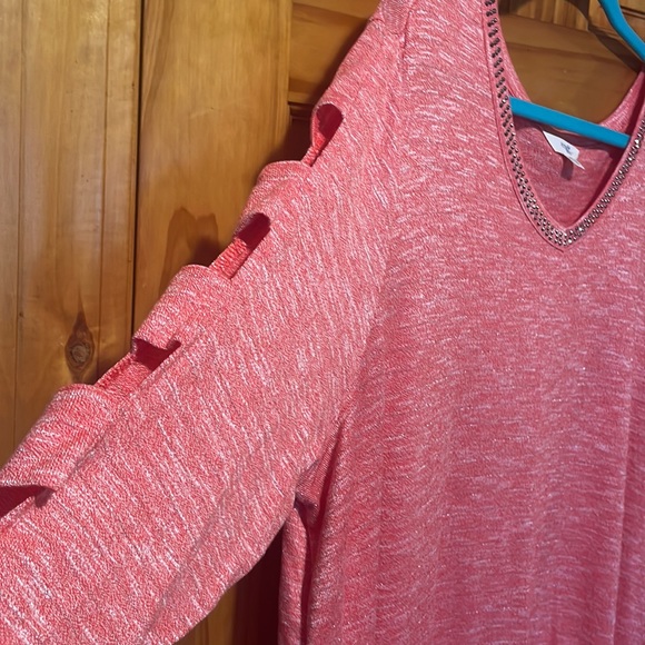 V neck top - Picture 2 of 6